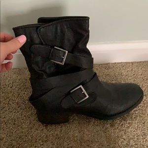 Black mid boots